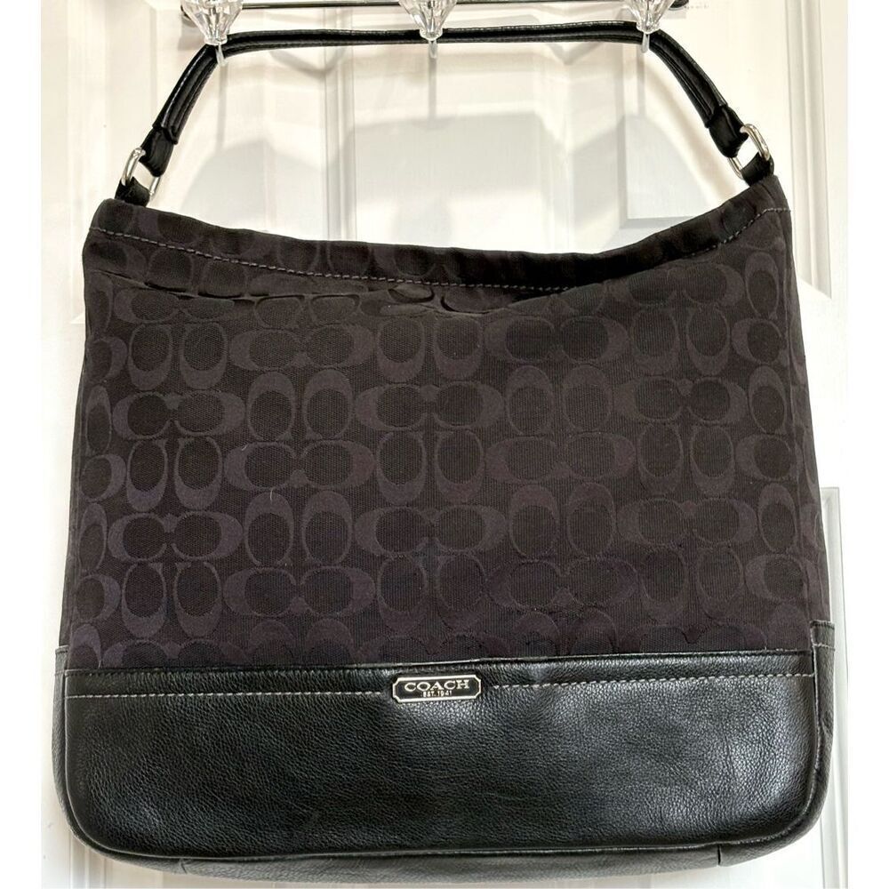 COACH - 🎉HP🎉 EUC Park Signature C Black Hobo/Leather Trim & Strap. BEAUTIFUL! - Picture 2 of 16